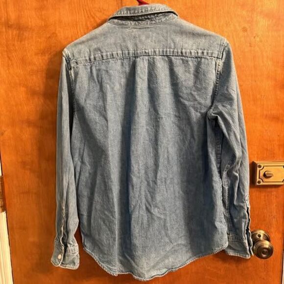 Levi’s Boyfriend Denim Button Up Collared Long Sleeve Top size Small - Picture 2 of 10